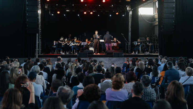 Diaspora a celebrat cultura în turneul Moldova - Familia Noastră