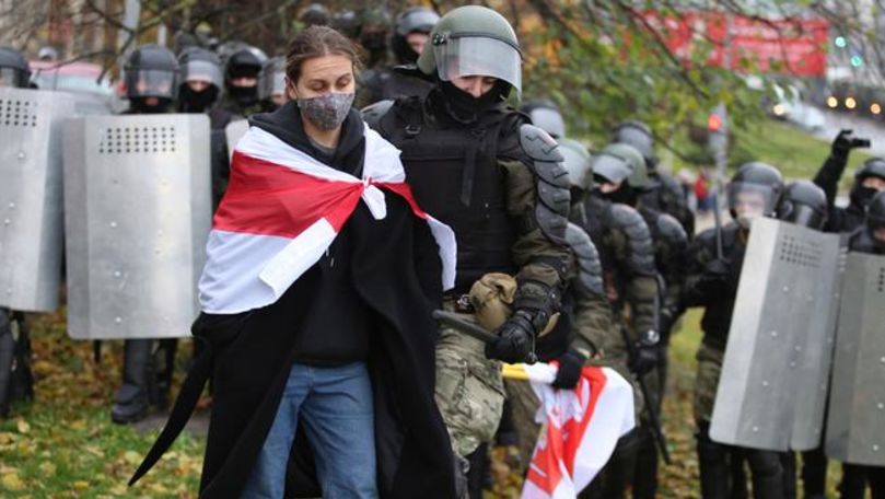 Свыше 400 человек задержаны на акциях протеста в Беларуси в воскресенье. Фото: dw.com.