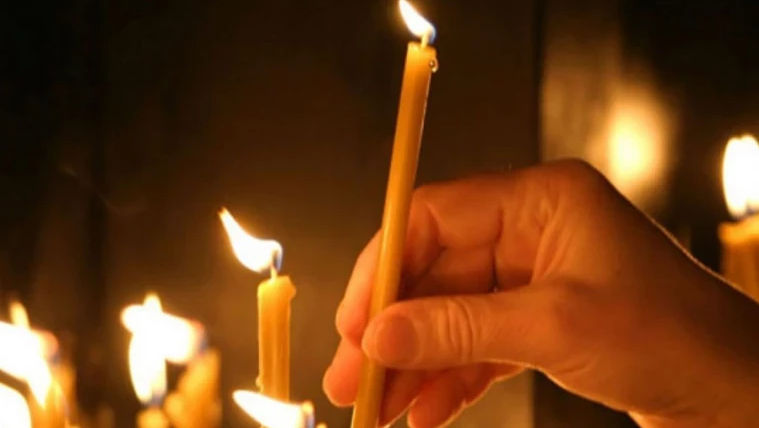 Pericol de incendiu în Ajunul Crăciunului: Atenție la lumânări