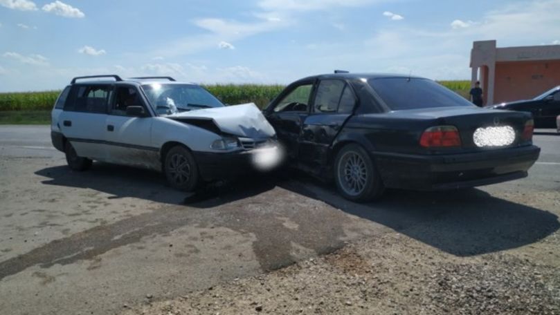 Accident în raionul Râșcani: O femeie a fost transportată la spital