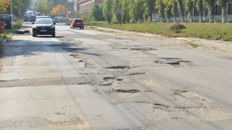 Aproape jumătate dintre drumurile din țară sunt într-o stare jalnică