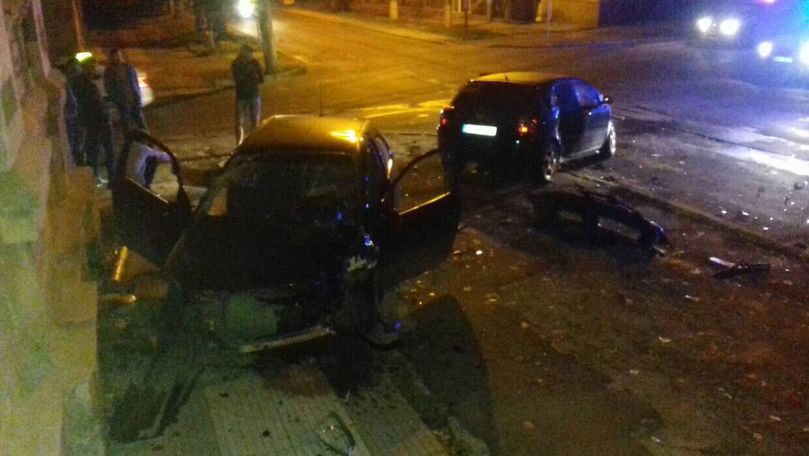 Accident violent în Capitală: Două persoane, rănite