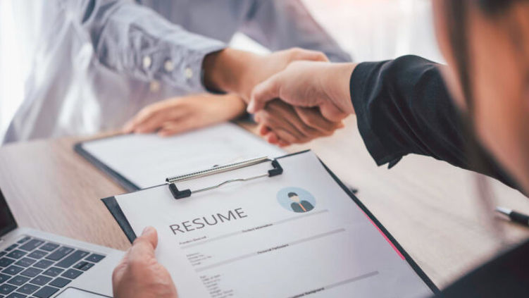 В Молдове стало меньше безработных: более 10 000 человек нашли работу с начала года.