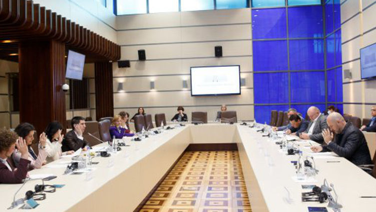 Депутаты проведут пленарное заседание.