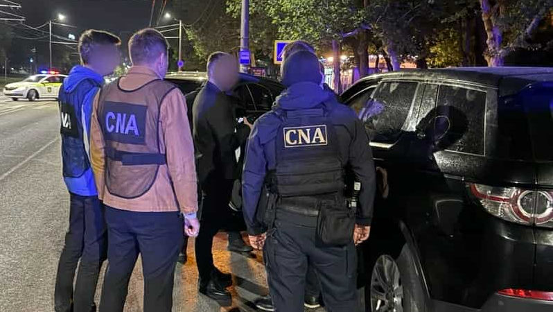 Un avocat din Chișinău, reținut într-un dosar de trafic de influență