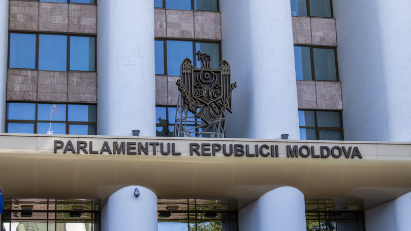 Alarmă antiincendiu la Parlament. Toți angajații, evacuați