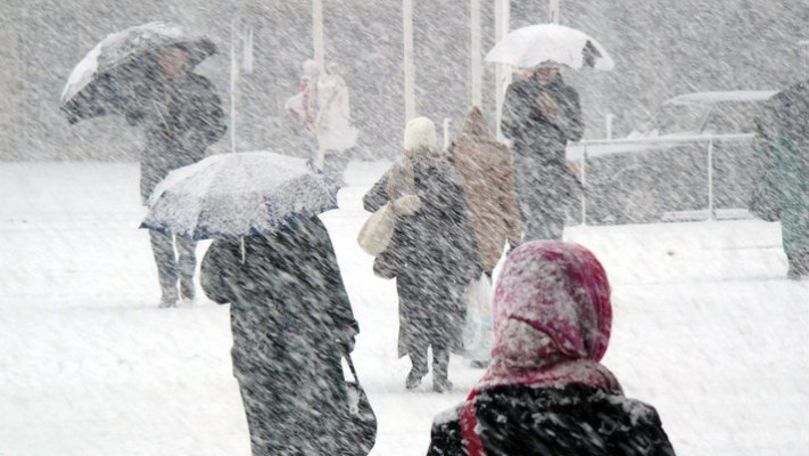Primăvară cu surprize: Ninsoare abundentă, filmată la Kiev