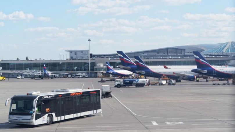 Panică la bordul unui avion pe un aeroport din Moscova: 8 răniți