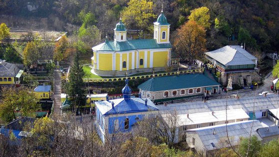 Mănăstirea și cascadele de la Saharna, o minune naturală în R. Moldova