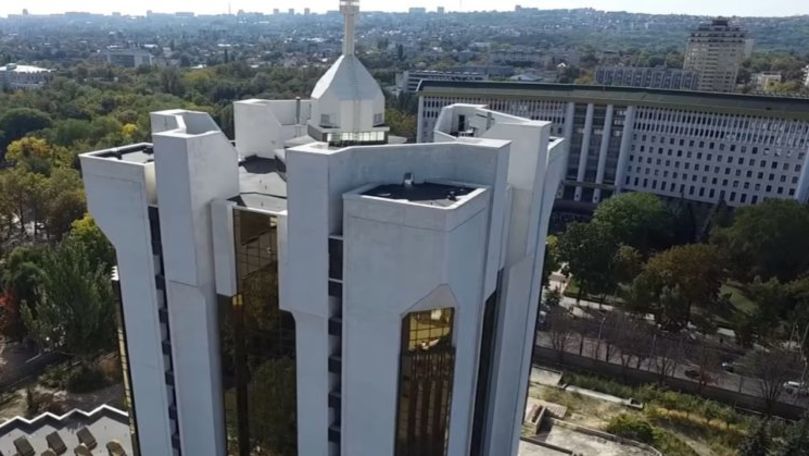 Președinția a cumpărat mașini de întreținere a podelelor de 300.000 lei