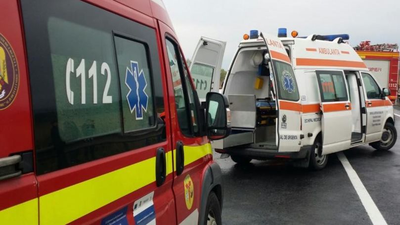 Trafic blocat în România după un accident. O persoană, grav rănită