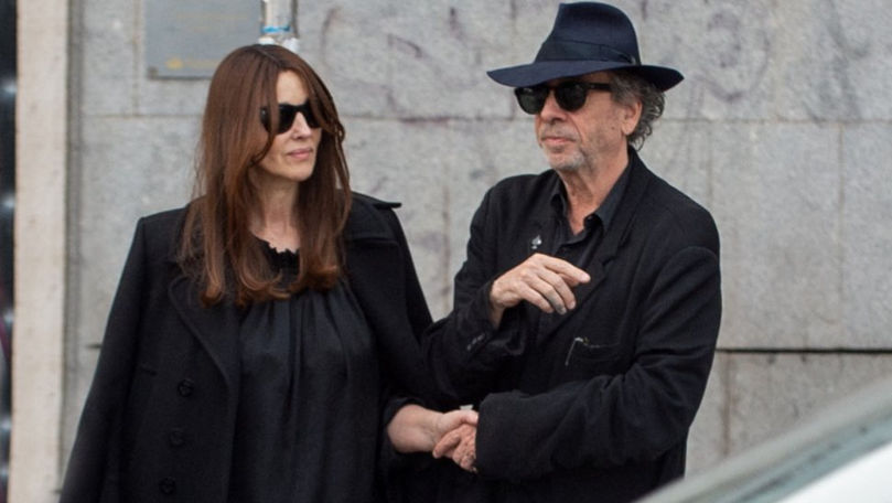 Monica Bellucci confirmă că are o relație cu regizorul Tim Burton
