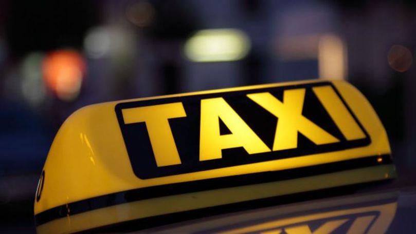 Taxi furat cu tot cu client. Taximetristul: Hoțul șofa ca un terorist