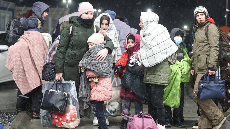 O bunică și 2 nepoți și-au strâns viața într-o șacoșă de 1 leu