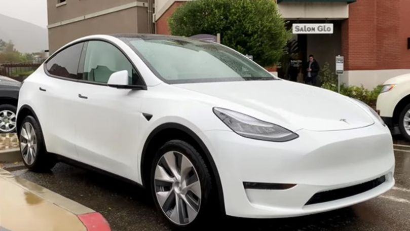 Tesla Model Y с двумя моторами показали на видео.
