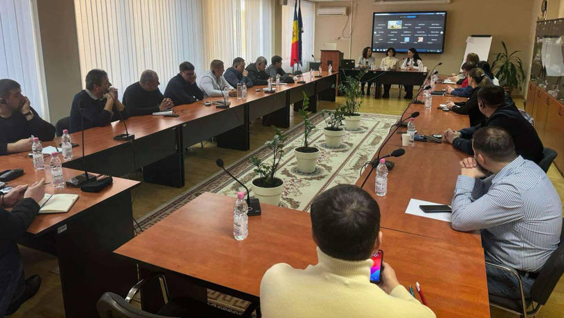 Curs de instruire privind controlul numerarului, la Serviciul Vamal