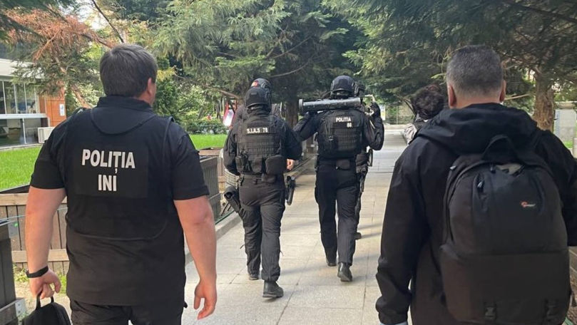 13 membri ai unei organizații criminale, condamnați la închisoare