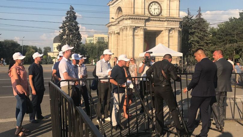 Protest la concertul organizat de Dodon: Make România great again