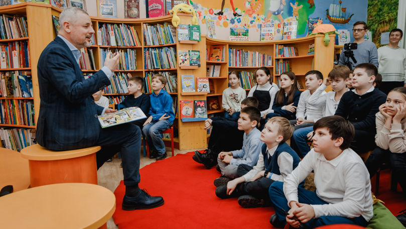 Ministrul Culturii: Vă îndemn să citiți împreună cu copiii voștri