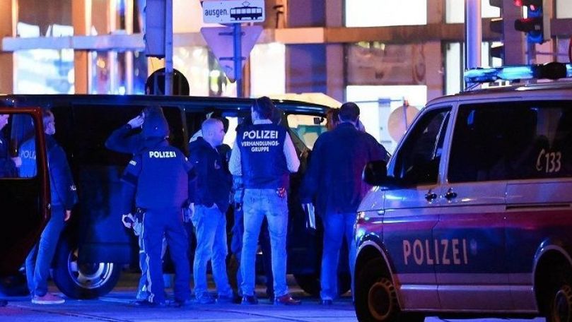 Глава МВД Австрии не подтвердил информацию о захвате заложников.