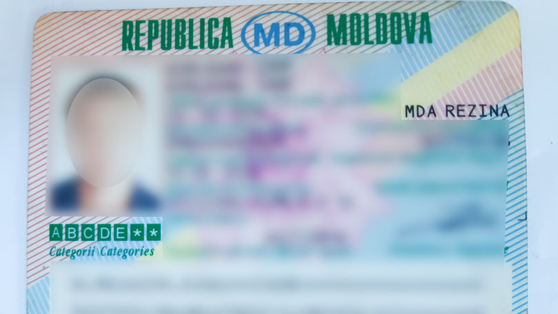 Un moldovean a circulat 16 ani cu permisul de conducere fals
