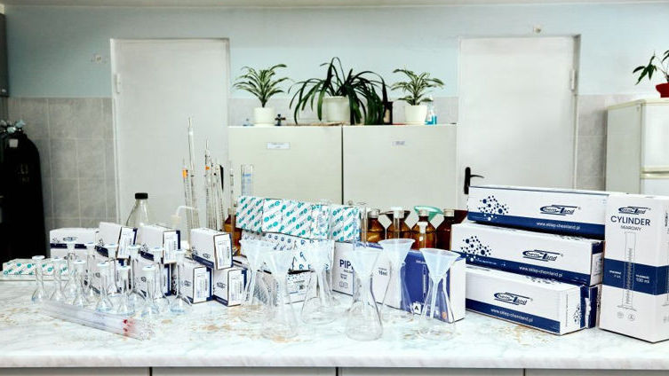 В Молдову доставлено три тонны биоразлагаемого сорбента для защиты водных ресурсов.