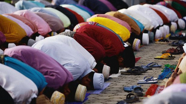 Un oraș din Italia a interzis rugăciunile musulmanilor