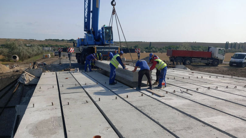 A fost finalizată structura principală a podului peste râul Botna