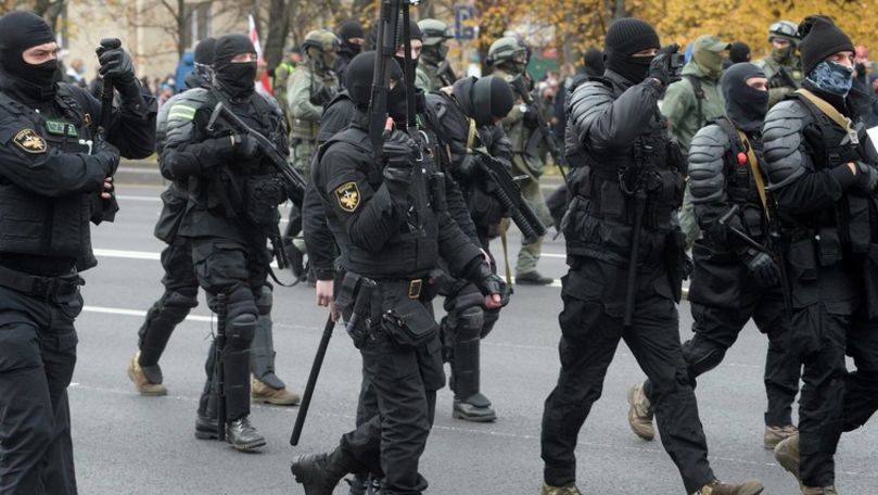 Proteste în Belarus: Poliția trage focuri de avertizare şi face arestări