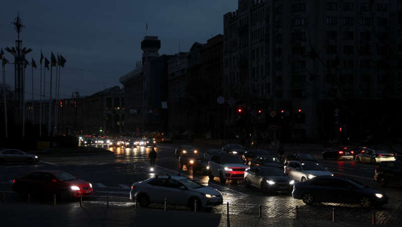 Ucraina: Rușii au lipsit de curent electric 4,5 milioane de locuitori