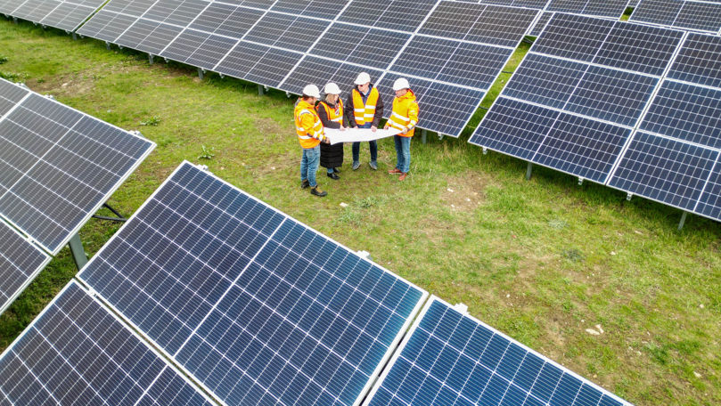 Guvernul a aprobat construirea unei centrale fotovoltaice pe 18 hectare
