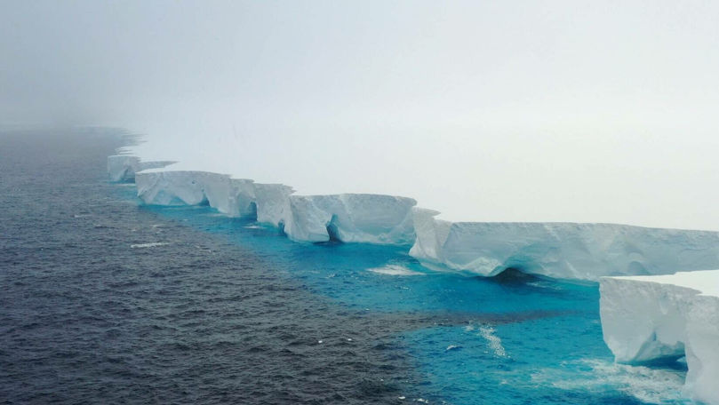 Cel mai mare iceberg din lume s-a pus din nou în mișcare