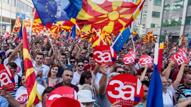 Parlamentul macedonean a aprobat schimbarea numelui ţării