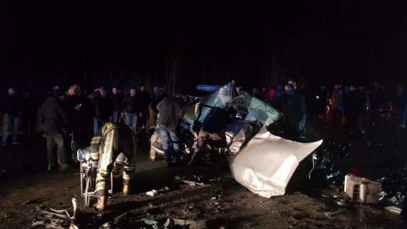 Mașină ruptă în două la Cojușna: A treia victimă a murit la spital