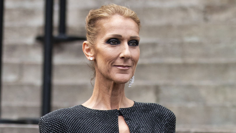 Celine Dion l-a sărutat pe un prezentator în timpul unei emisiuni