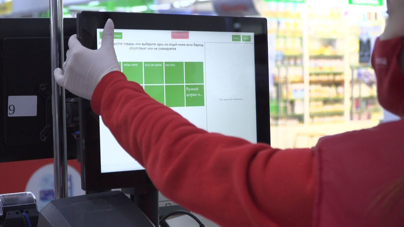 Un supermarket din Bălți și-a instalat case cu autodeservire
