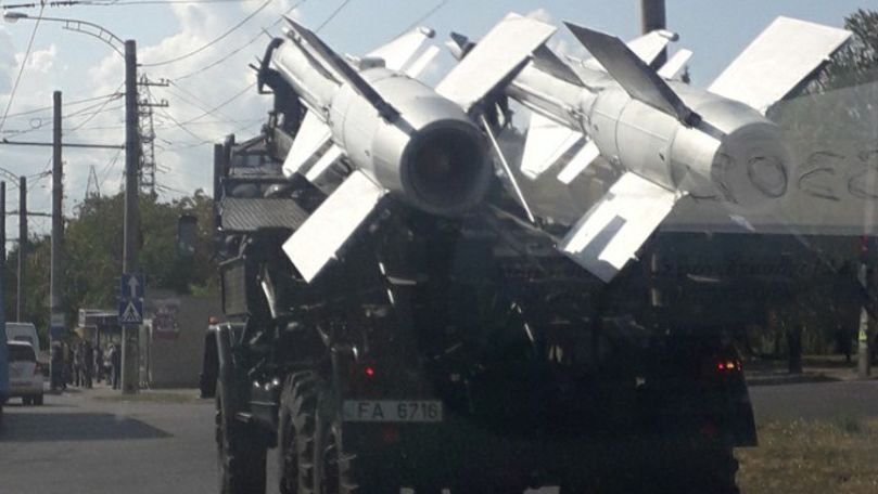 Rachete ale armatei, văzute de șoferi în trafic. Explicația oficială