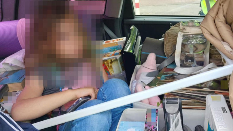 Polițiștii, șocați după ce au deschis portiera mașinii condusă de o mamă