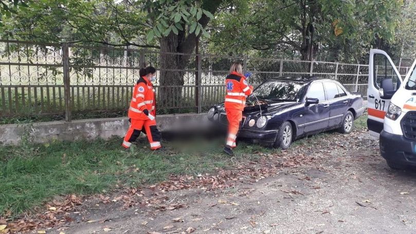 Tragedie la Edineț: Bărbat așezat pe scaun, spulberat de un Mercedes