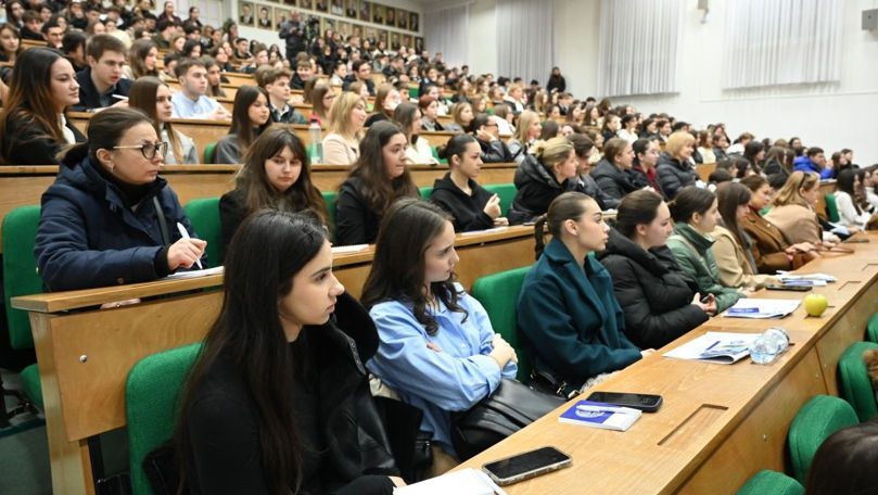 Bursele de studii pentru elevi și studenți vor fi majorate cu 4,6%