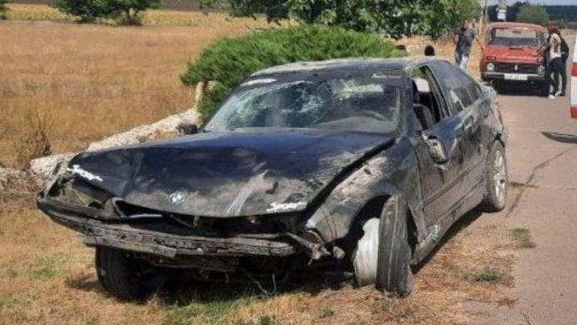 BMW răsturnat la Drochia: 3 răniți. Explicația găsită de șoferul beat