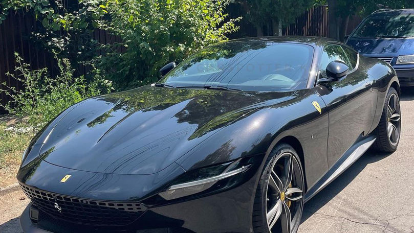 На дорогах Молдовы заметили Ferrari Roma.