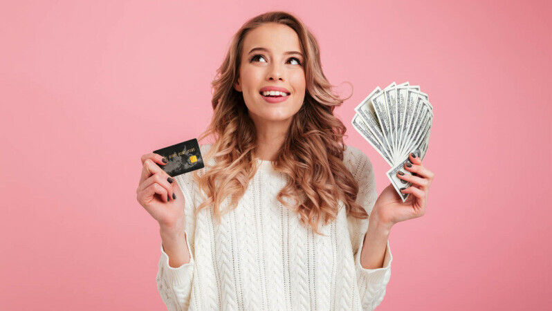Cele mai bune variante pentru plăți în vacanță: Cu cardul sau cash