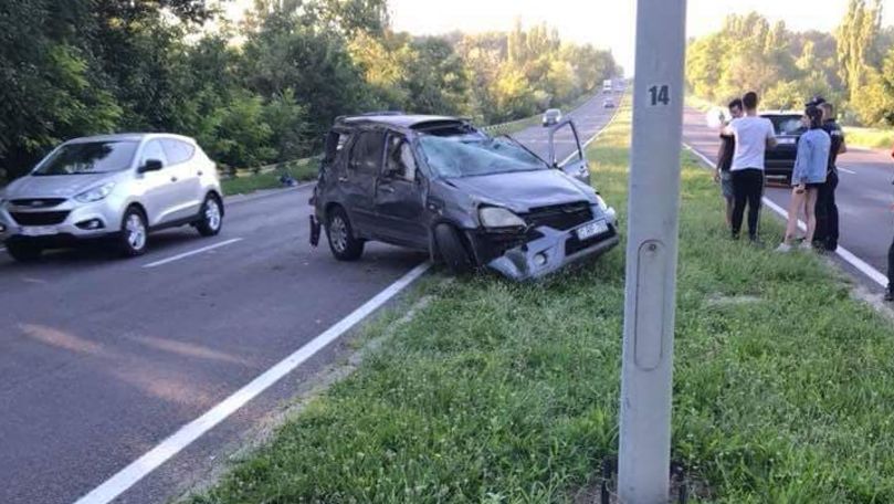 Accident matinal în Capitală: Un șofer și-a făcut mașina zob