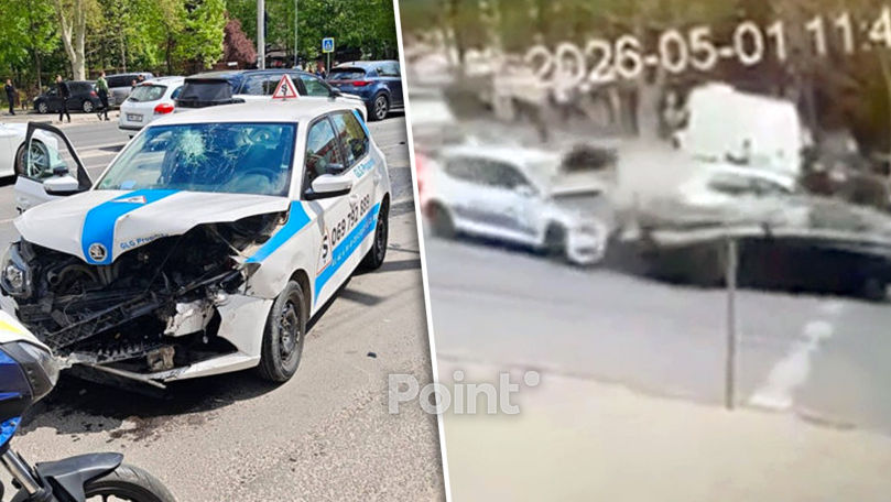 Момент столкновения автомобиля автошколы и BMW в Кишиневе попал на камеру видеонаблюдения.