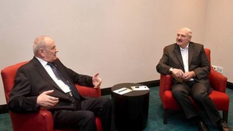 Îmbrățișări și amintiri: Lukașenko s-a întâlnit cu Timofti