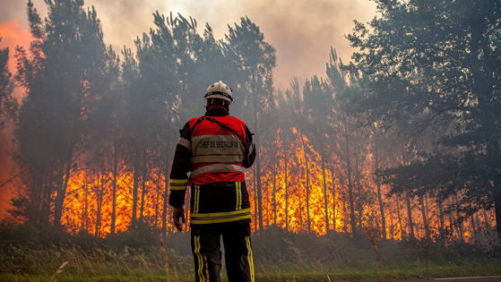 Incendiile de vegetație fac ravagii în Franța: Mii de persoane, evacuate