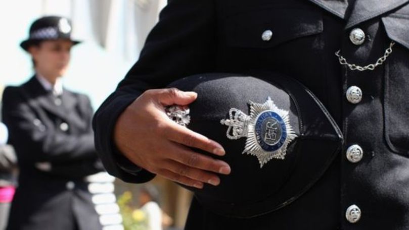 Un polițist din Marea Britanie a fost mușcat de ureche de un hoț