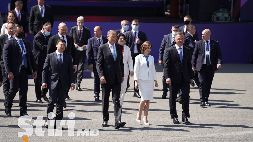 Filmare din Piața Marii Adunări Naționale: Parada de Ziua Independenței