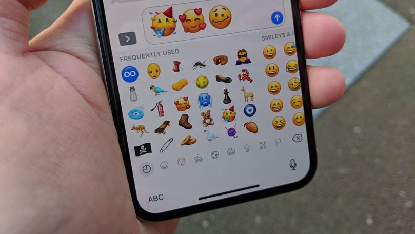 Emoji cu bărbați însărcinați și femei cu barbă: Când vor fi lansate
